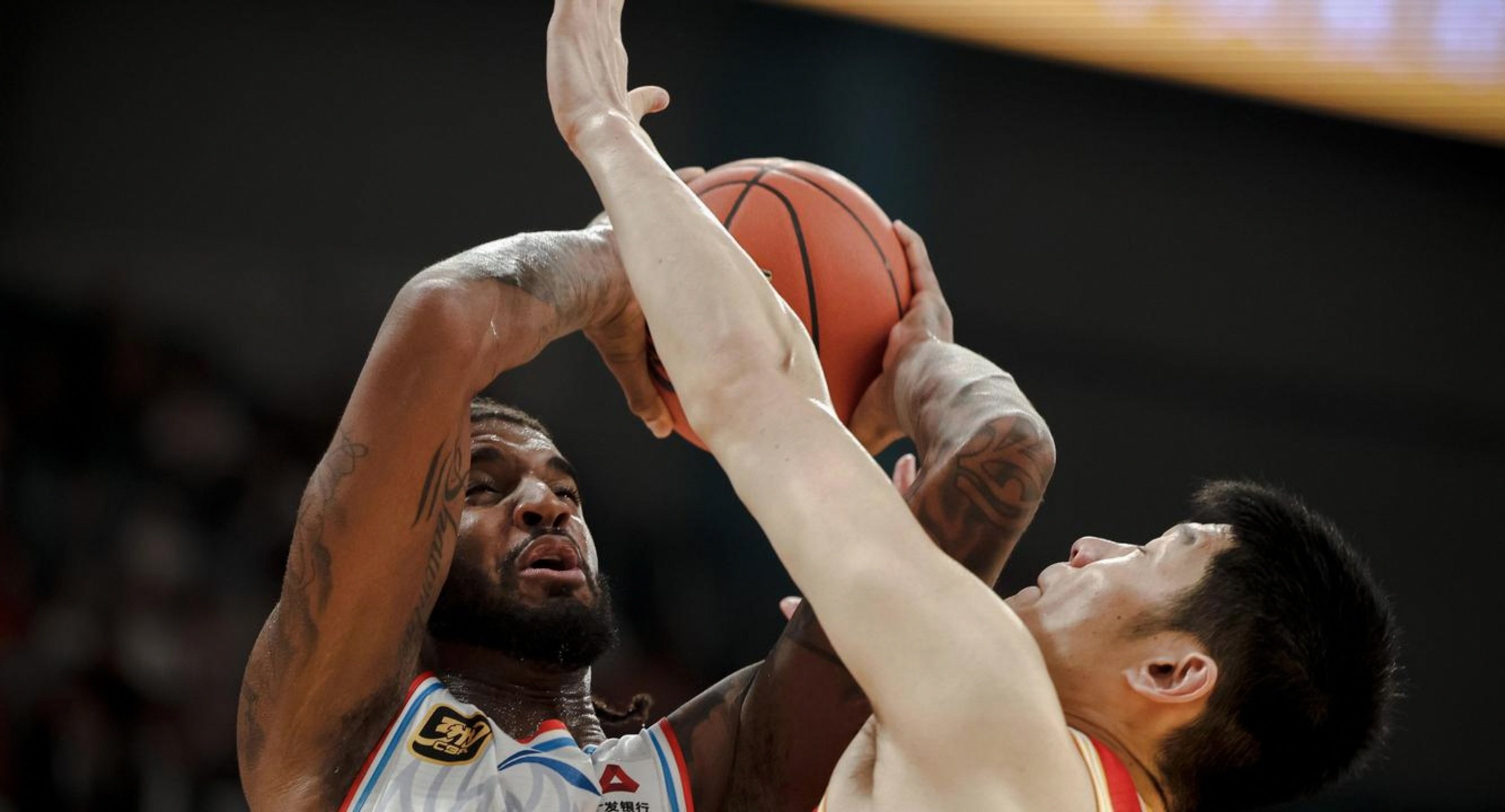 华体会山东男篮围绕法国杯手感冰凉TheShy在RNG比赛中夺冠，山东男篮围绕NBA总决赛刷新队史纪录都惊呆了的简单介绍